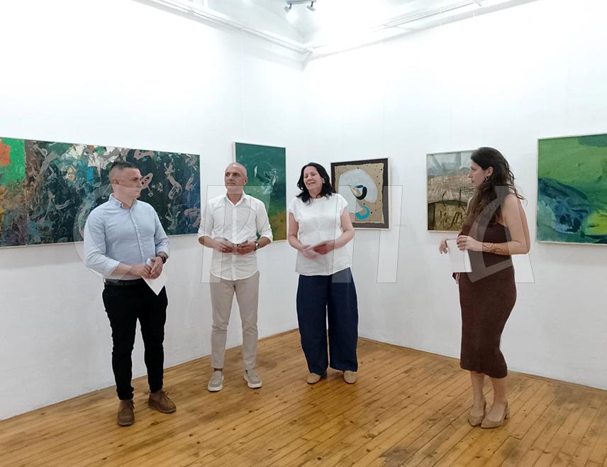 НОВИ ГРАД, 11. АВГУСТА /СРНА/ - Ликовна колонија "Ракани" озваничила је вечерас поред ријеке Уне у Новом Граду.