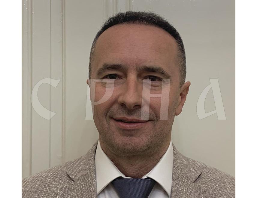 БАЊАЛУКА, 12. АВГУСТА /СРНА/ - Држављани Републике Српске биће још одлучнији да бране своје институције након пресуде и покушаја одузимања мандата предсједнику Републике Српске Милораду Додику, изјавио је Срни шеф Представништва Српске у Бриселу Марио Ђурагић.