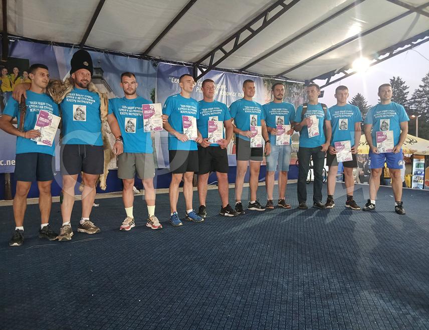 СОКОЛАЦ, 12. АВГУСTА /СРНА/ - У оквиру програма "Tеби горо Романијо", којим је обиљежен Дан манастира Светог великомученика Георгија одржан је и "Романијски вишебој", на коме је Александар Крајишник четврти пут понио титулу "хајдук харамбаша Романије".