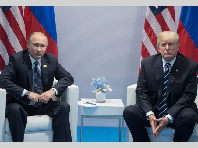 ЊУЈОРК, 16. АВГУСТА /СРНА/ - Амерички предсједник Доналд Трамп рекао је европским лидерима да вјерује да ће украјинско признавање цијеле територије Донбаса као дијела Русије помоћи у брзом постизању мировног споразума о Украјини, објавио је  "Њујорк тајмс", позивајући се на два висока неименована европска званичника.