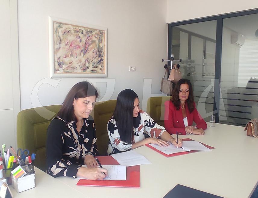 BANJA LUKA, AUGUST 18 /SRNA/ – Today, in Banja Luka, the Director of the Audio-Visual Center of Republika Srpska Anja Ilić and the Director of the Public Institution Donja Gradina Memorial Area Tanja Tuleković signed an Agreement on Cooperation in providing support for the production, promotion, and distribution of audiovisual works about the role and suffering of the Serbian people in World War II.