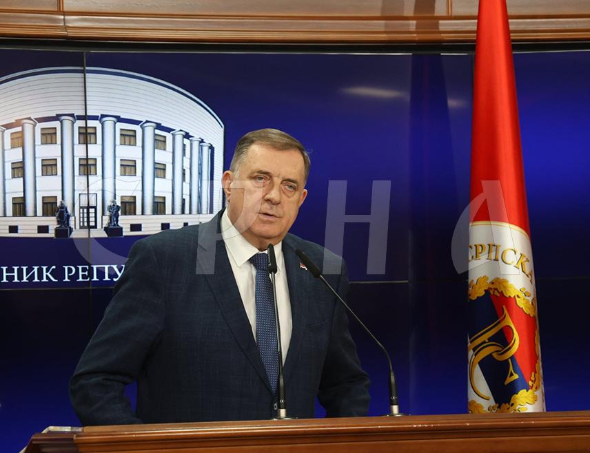 BANJA LUKA, AUGUST 18 /SRNA/ – The President of Republika Srpska Milorad Dodik has stated today in Banja Luka that the culmination of the West's hybrid war against Srpska is underway, and that the situation must therefore be overcome by forming a government of national unity.