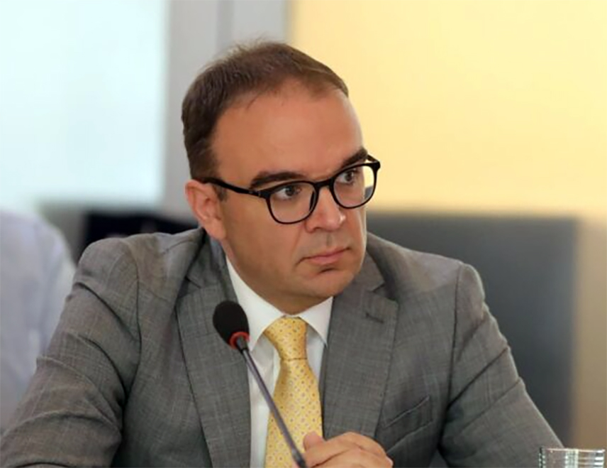 БЕОГРАД, 19. АВГУСТА /СРНА/ - Милорад Додик је и даље предсједник Републике Српске у свом пуном капацитету, нагласио је амбасадор БиХ у Србији Александар Врањеш.
