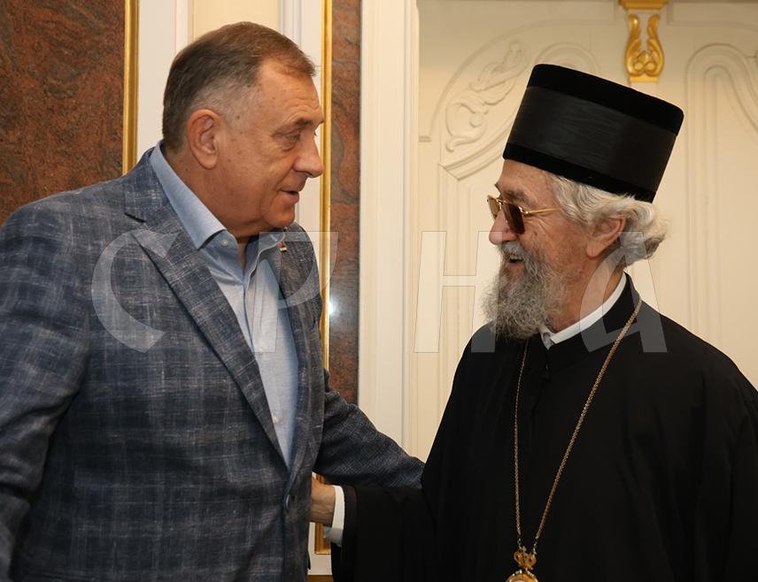 БАЊАЛУКА, 21. АВГУСТА /СРНА/ - У Бањалуци почео је састанак предсједника Републике Српске Милорада Додика и Његовог високопреосвештенства митрополита бањалучког Јефрема.