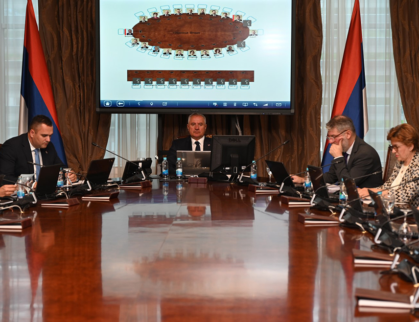 BANJA LUKA, AUGUST 21 /SRNA/ - The total foreign trade of Republika Srpska in the first six months of this year amounted to BAM 6,291,210,000, of which BAM 3,677,874,000 accounted for imports and BAM 2,613,336,000 for exports.