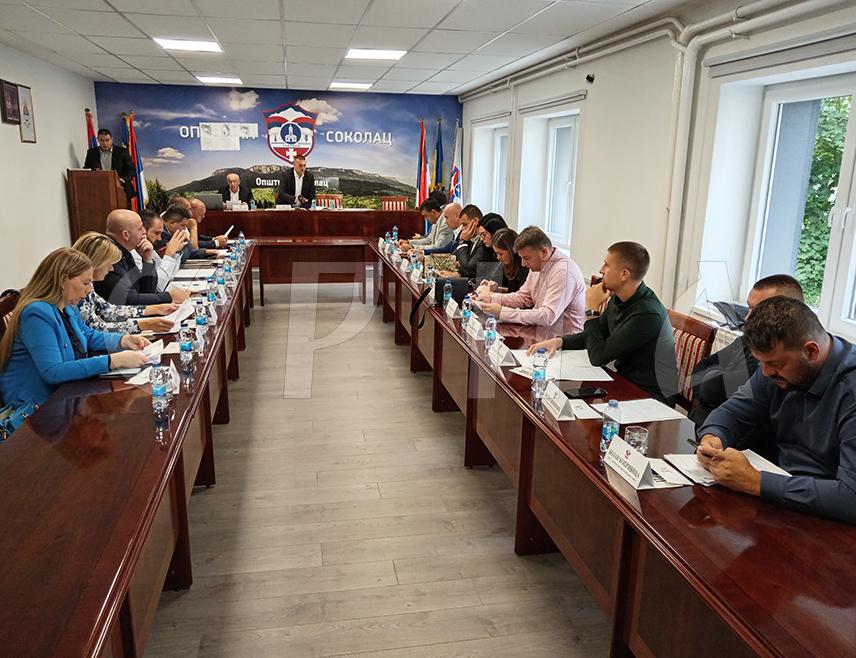 СОКОЛАЦ, 22. АВГУСTА /СРНА/ - Скупштине општине Соколац данас је усвојила Декларацију Савеза општина и градова Републике Српске, којом се одбацује политички мотивисана пресуда предсједнику Милораду Додику.