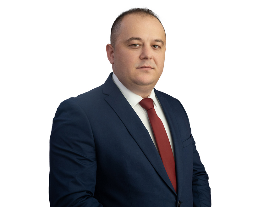 РОГАТИЦА, 23. АВГУСТА /СРНА/ - Док народ очекује јединство и снагу у одбрани Републике Српске, опозиција бира подаништво и сервилност, изјавио је за Срну предсједник Скупштине општине Рогатица Синиша Јанковић.