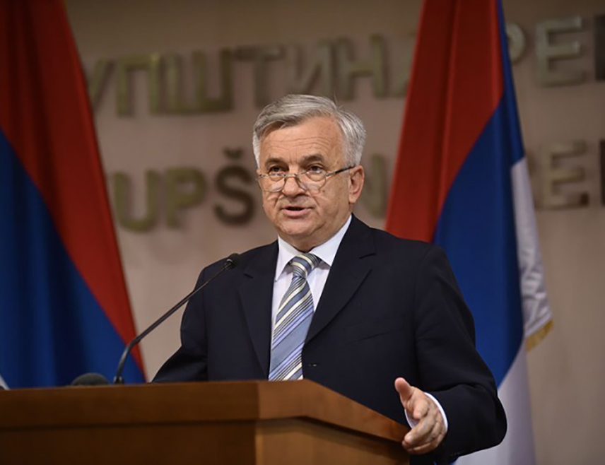 БАЊАЛУКА, 25. АВГУСТА /СРНА/ - Предсједник ДЕМОС-а Недељко Чубриловић изјавио је данас Срни да ће се ова странка одазвати позиву мандатара на консултације за састав нове владе Републике Српске Саве Минића.