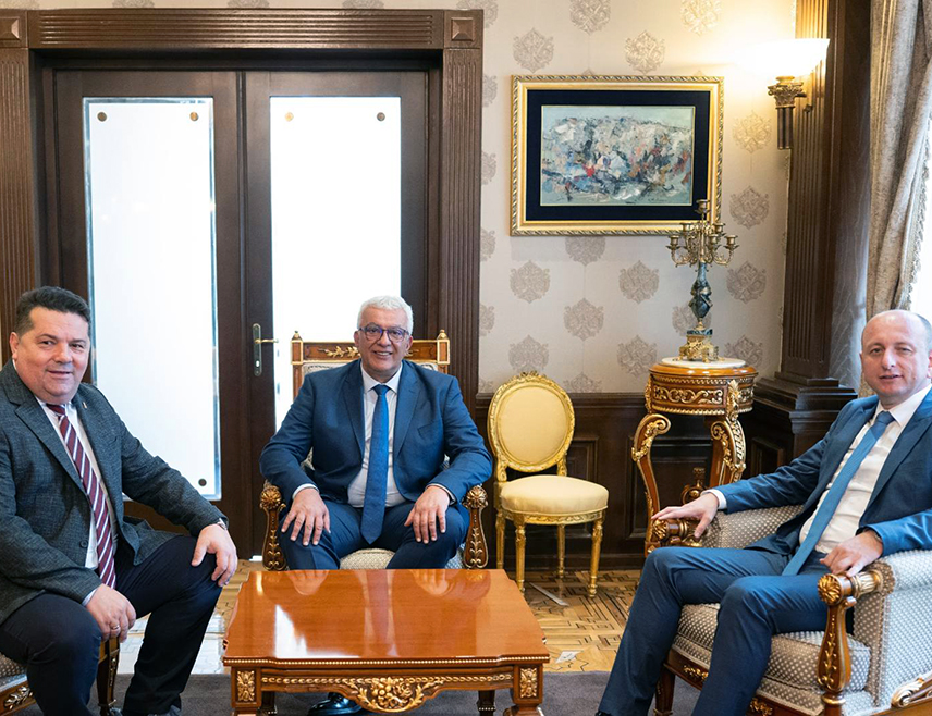 BANJA LUKA, AUGUST 31 /SRNA/ - The Speaker of the Republika Srpska National Assembly, Nenad Stevandić, his Montenegrin counterpart Andrija Mandić, and the president of the Democratic People’s Party /DNP/, Milan Knežević, agreed at a meeting in Podgorica that in today’s turbulent and conflict-ridden world, the Balkans needs peace and stability the most.
