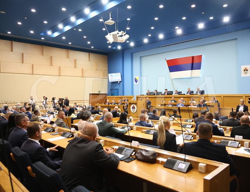 БАЊАЛУКА, 2. СЕПТЕМБРА /СРНА/ - Стабилна економија је кључни услов за стабилност Српске, а послодавци ће бити партнери новој Влади и помоћи јој да буду сачуване све вриједности које красе Републику Српску, истакао је потпредсједник Уније послодаваца Српске Дејан Мијић и указао на значај да се убрза поступак формирања Владе.