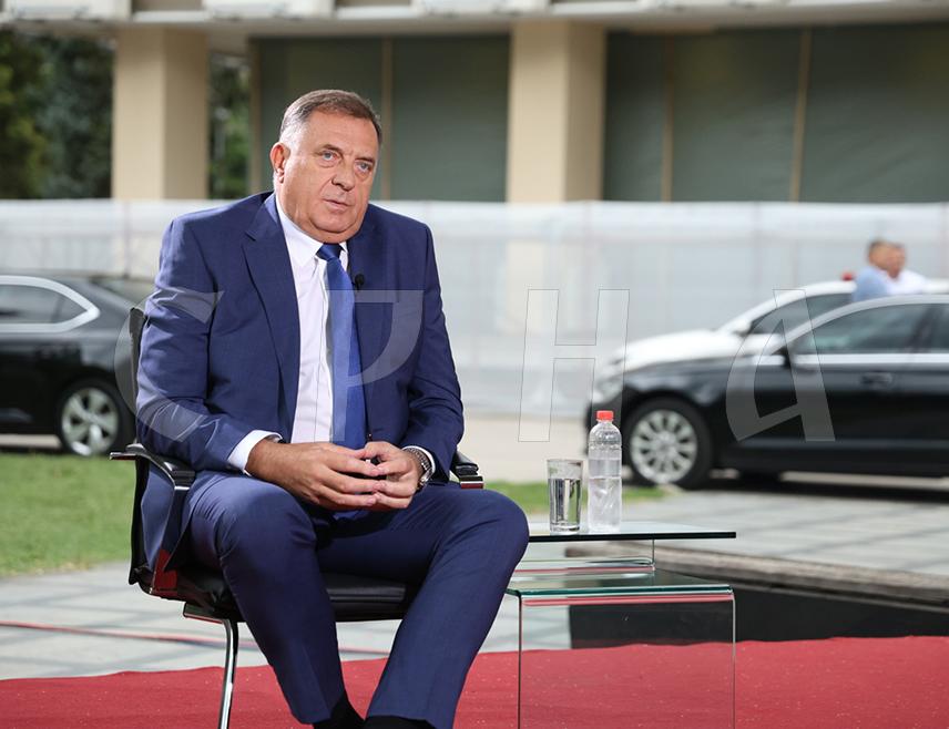 BANJA LUKA, SEPTEMBER 2 /SRNA/ - Republika Srpska President Milorad Dodik stated that investments are the most important task of the new government, that Srpska will have BAM four billion in investments as early as next year, and that the gas pipeline will be completed within the next three years.