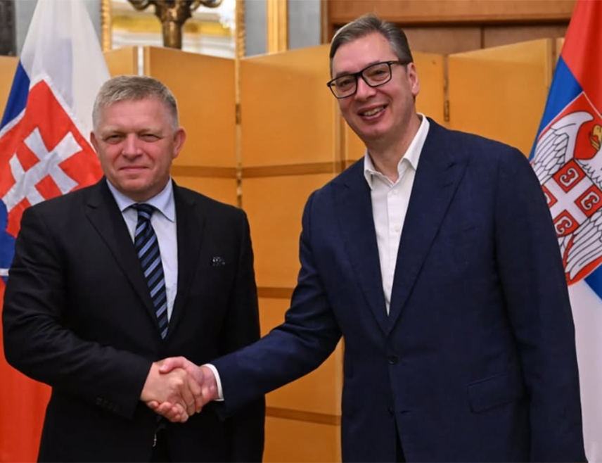 БЕОГРАД, 3. СЕПТЕМБРА /СРНА/ - Предсједник Србије Александар Вучић рекао је након састанка са премијером Словачке Робертом Фицом у Пекингу да је увјерен да ће у наредном периоду проширити економску и политичку сарадњу која ће допринијети још чвршћем повезивању двије државе.