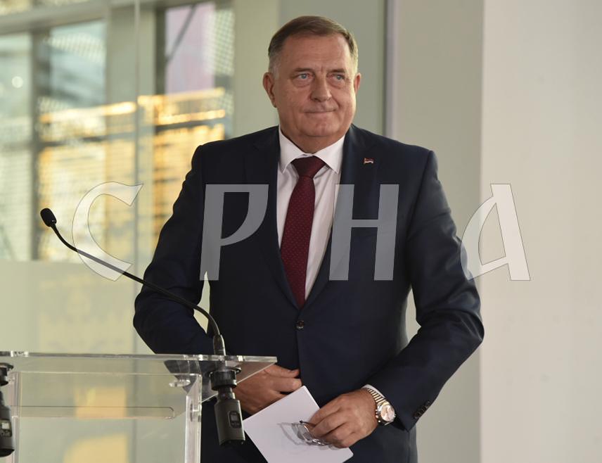 BUDAPEST, SEPTEMBER 4 /SRNA/ - Republika Srpska President Milorad Dodik said on Thursday evening in Budapest that important projects in the Balkans today are linked to cooperation between Hungary, Serbia, and Republika Srpska, and that he remains committed to further improving relations with Hungary and other countries that seek peace and stability.