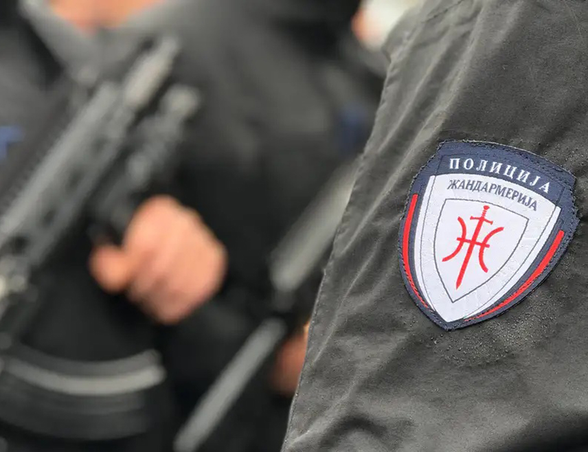 БАЊАЛУКА, 6. СЕПТЕМБРА /СРНА/ - Држављанин Републике Србије Драган Јованић, за којим је на снази међународна потјерница због кривичног дјела "Разбојништво" почињеног на територији Републике Србије, ухапшен је на подручју Бијељине.