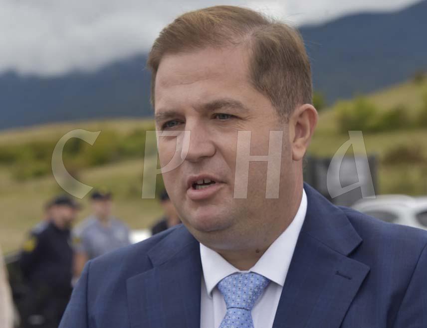 BIHAĆ, SEPTEMBER 6 /SRNA/ – Nikola Vukelić, State Secretary in the Ministry of Labour, Employment, War Veterans, and Social Affairs of Serbia, has stated today that Garavice outside Bihać warns there is no Serbs where there is no Republika Srpska and Serb institutions, or only traces of them remain.