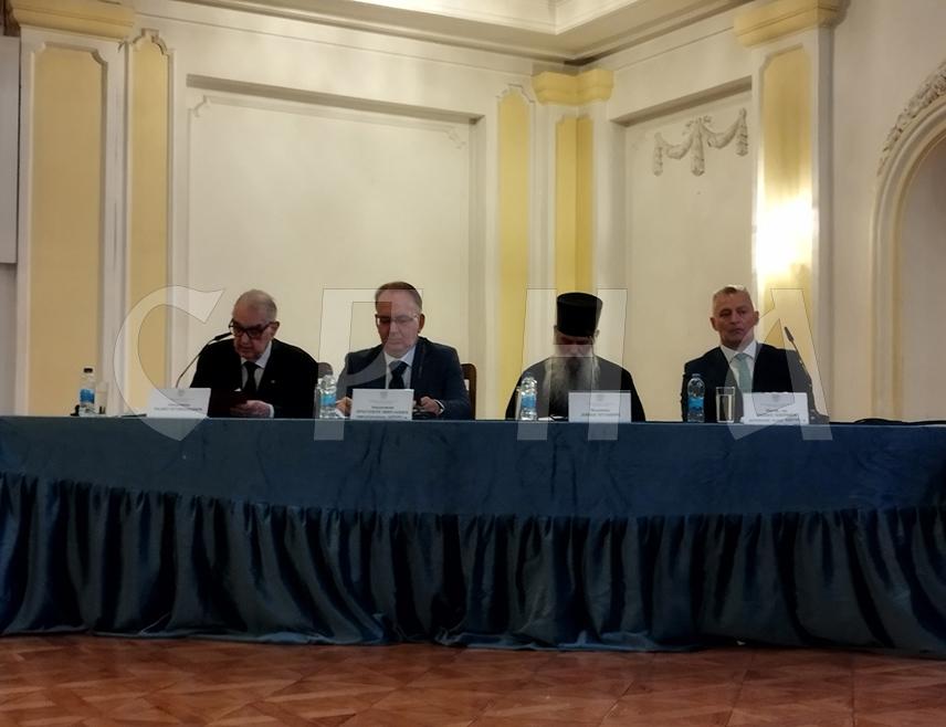 БАЊАЛУКА, 10. СЕПТЕМБРА /СРНА/ - Његово преосвештенство епископ пакрачко-славонски Јован рекао је да је научни скуп у Бањалуци о Јасеновцу уврштен на свјетску мапу проучавања Другог свјетског рата, Холокауста и страдања Срба у том периоду чему је, по његовим ријечима, велики допринос дао израелски историчар Ефраим Зуроф.