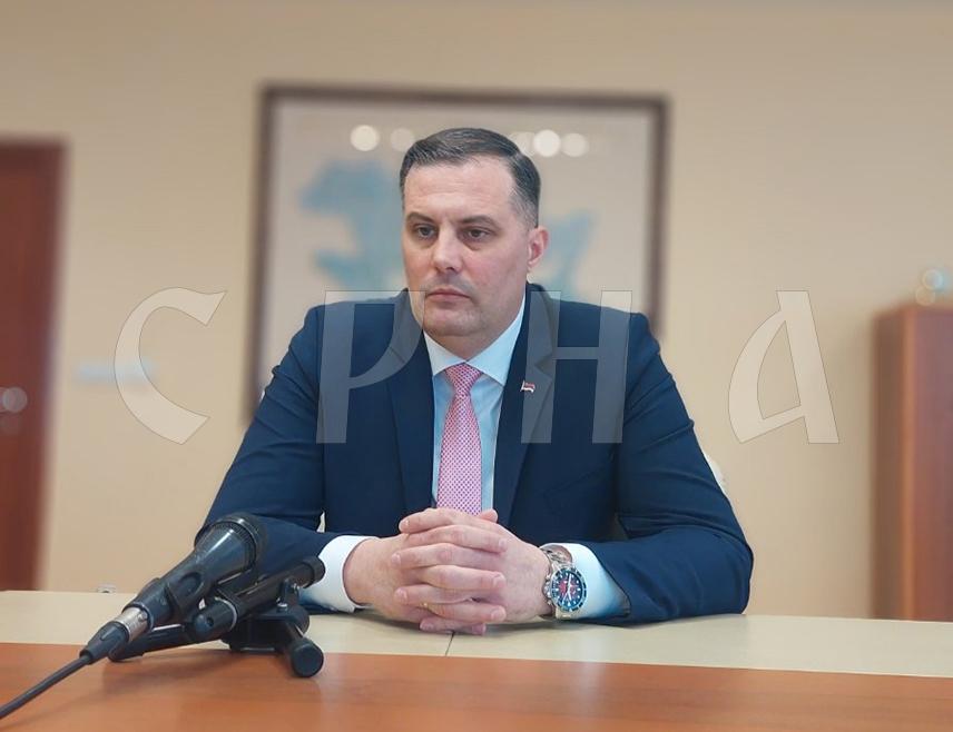 БАЊАЛУКА, 14. СЕПTЕМБРА /СРНА/ - Министарство за просторно уређење, грађевинарство и екологију Републике Српске алармирало је Републичку управу за инспекцијске послове и захтијева да се сви надлежни инспектори укључе и истраже узроке омамљености или помора рибе на подручју горњег тока ријеке Неретве, непосредно испод Хидроелектране "Улог", изјавио је Срни ресорни министар Бојан Випотник.