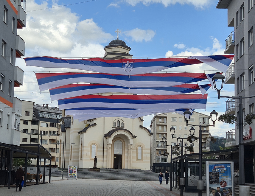 BELGRADE, SEPTEMBER 15 /SRNA/ – The Head of the Association of War Volunteers 1912-1918 Nikola Filipović told SRNA that the Serbian tricolour is a symbol of Serb statehood and that as long as it is celebrated, there will be both Serbia and Republika Srpska, expressing confidence that today this national symbol will fly from Knin to Prizren and from Ontario to Australia.