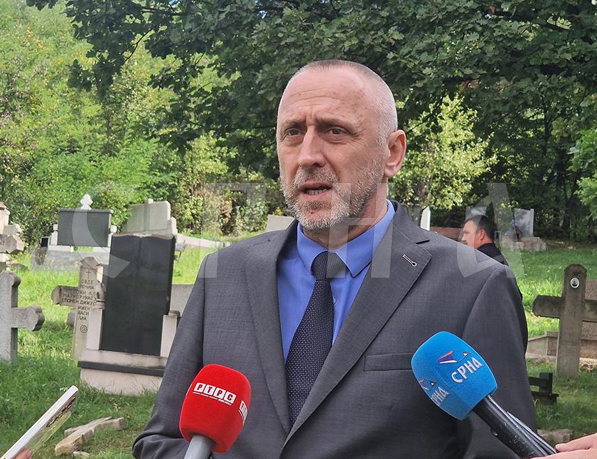 ЕГИЋ: ПЕРПЕТРАТОРС МУСТ БЕ ФОУНД УРГЕНТЛY, СРПСКА ГОВЕРНМЕНТ ТО ХЕЛП РЕСТОРЕ ЦЕМЕТЕРY