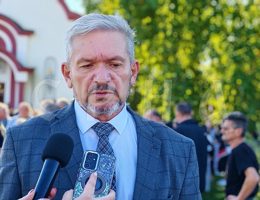 КОЗАРСКА ДУБИЦА, 18. СЕПТЕМБРА /СРНА/ - Ратни командант одбране Козарске Дубице Пантелија Ћургуз истакао је да је одбрана сјеверозападне границе Републике Српске од хрватске агересије прије три деценије једна од највеличанственијих побједа у Одбрамбено-отаџбинском рату и позвао Србе да и сада буду јединствени јер се само тако може очувати светиња - Република Српска.