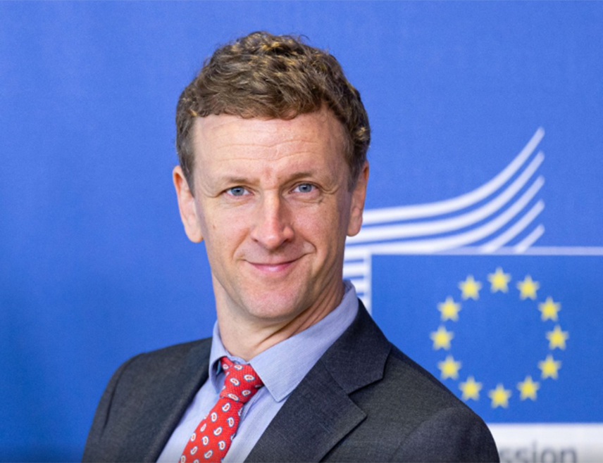 БРИСЕЛ, 22. СЕПТЕМБРА /СРНА - РИА Новости/ - За увођење европских санкција на увоз руског течног природног гаса потребно је одобрење свих чланица ЕУ, рекао је портпарол Европске комисије Олоф Гил.