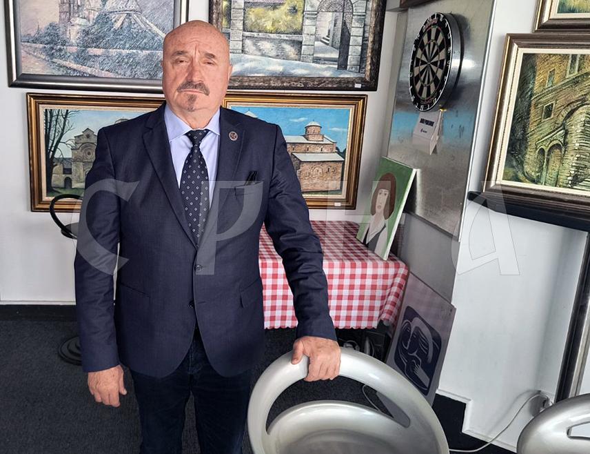 БЕОГРАД, 24. СЕПТЕМБРА /СРНА/ - Предсједник Центра за обнову међународног права Горан Петронијевић изразио је наду да ће доласком америчког отправника послова у Сарајево бити заустављена страховита уставноправна криза, која је у великој мјери изазвана настојањима да се БиХ централизује и угрози постојање Републике Српске.