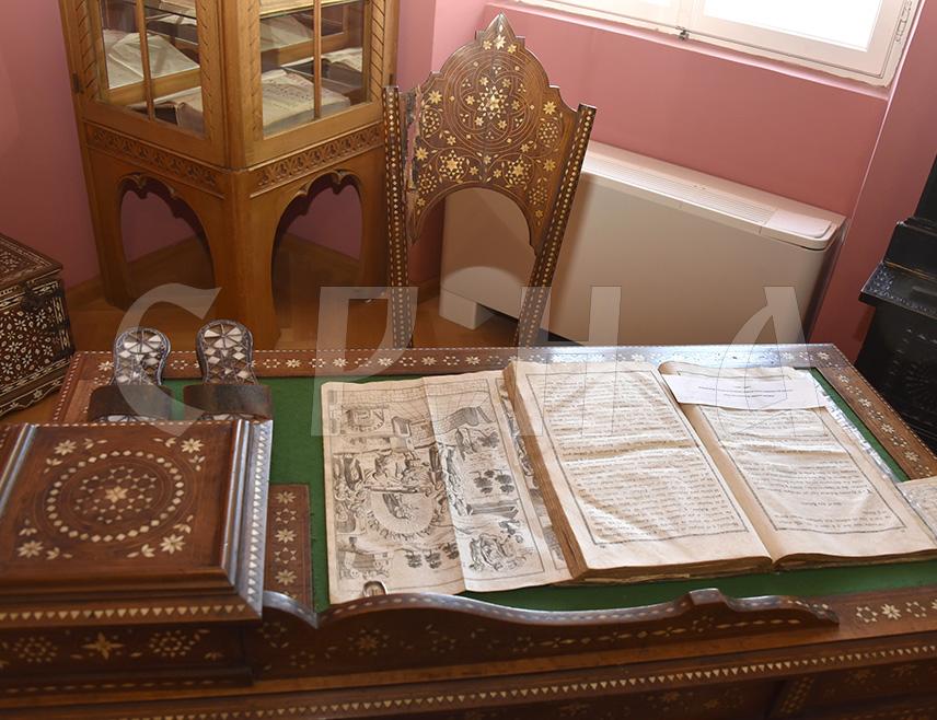 ПАКРАЦ, 28. СЕПТЕМБРА /СРНА/ – Његово преосвештенство епископ пакрачко-славонски Јован изјавио је Срни да Епископска књижница у Пакрацу већ 250 година одолијева разним покушајима напада и уништавања њеног блага и истакао да је сада једна од најважнијих на размеђи средње Европе и Балкана и друга у свијету по броју јужнословенских раних штампаних књига.