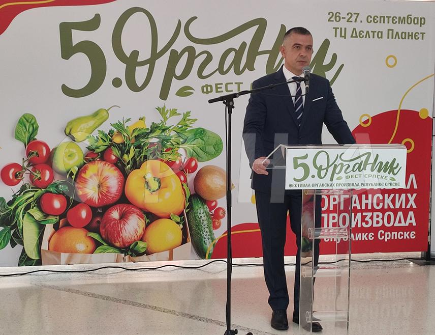 БАЊАЛУКА, 26. СЕПТЕМБРА /СРНА/ - У Бањалуци је отворен Пети "Органик фест Српске" на којој је двадесет произвођача из Републике Српске, БиХ, Србије и Хрватске изложило своје производе.