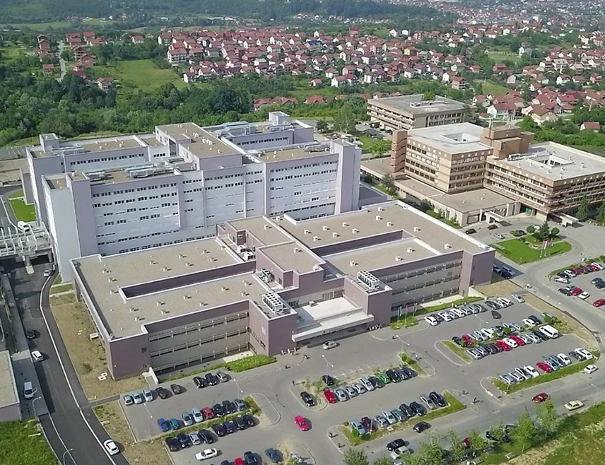 БАЊАЛУКА, 27. СЕПТЕМБРА /СРНА/ - Премијер Србије Ђуро Мацут посјетиће данас Универзитетски клинички центар /УКЦ/ Републике Српске у Бањалуци и разговарати са руководством ове здравствене установе, на челу са генералним директором Владом Ђајићем.