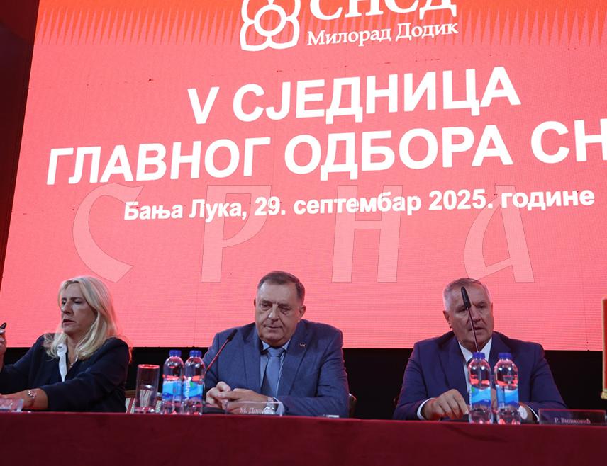 БАЊАЛУКА, 29. СЕПТЕМБРА /СРНА/ - Главни одбор СНСД-а донио је једногласну одлуку на данашњој сједници у Бањалуци о изласку ове странке на пријевремене изборе за предсједника Републике Српске.