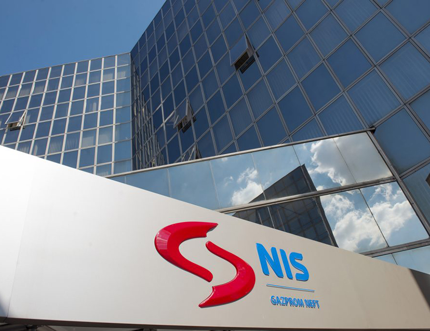 БЕОГРАД, 29. СЕПТЕМБРА /СРНА/ - Генерални директор предузећа "Србијагас" Душан Бајатовић изразио је наду да ће се у наредних неколико дана успјети обезбиједити разговор о лиценци, односно о продужетку рада Нафтне индустрије Србије /НИС/ без америчких санкција.