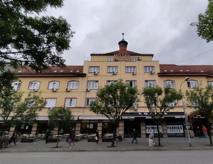 БАЊАЛУКА, 30. СЕПТЕМБРА /СРНА/ - Полицијској управи Бањалука јутрос је пријављено да је у хотелу у овом граду постављена експлозивна направа, а противдиверзионим прегледом објекта утврђено је да нема безбједоносних пријетњи, речено је Срни у овој управи.