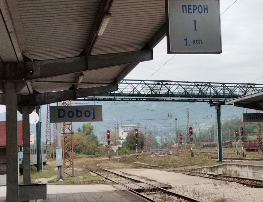 ДОБОЈ, 1. ОКТОБРА /СРНА/ - Управа "Жељезница Републике Српске" јутрос је свим запосленима уплатила личне дохотке за август и позвала оне, који су одлучили да прекину рад, да се врате радним обавезама, саопштено је из те компаније.