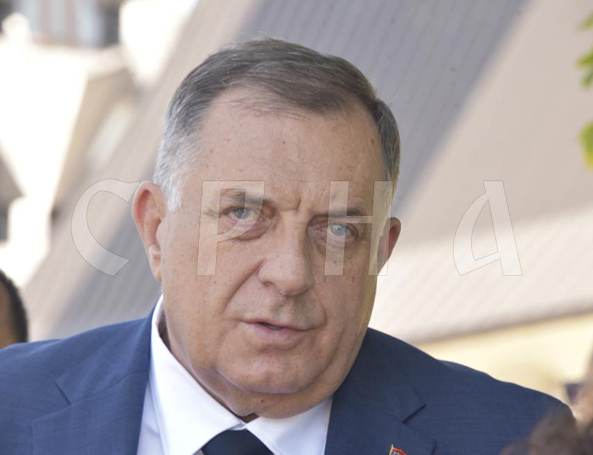 SOCHI, OCTOBER 1 /SRNA/ –Republika Srpska President Milorad Dodik says the Reform Agenda adopted by the Council of Ministers is a farce and that Europe, if consistent at all, will reject it.