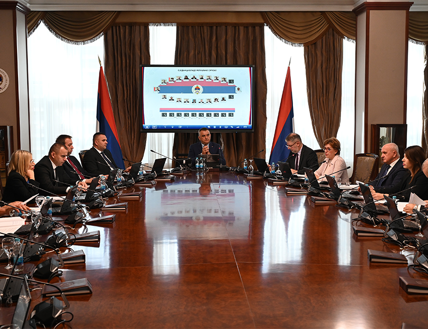 БАЊАЛУКА, 2. ОКТОБРА /СРНА/ - Влада Републике Српске на данашњој сједници усвојила је допуњену уредбу о дјелатностима за чије обављање не постоји обавеза евидентирања промета електронским фискалним уређајем, па се те обавезе ослобађа и дјелатност снабдијевања природним гасом.