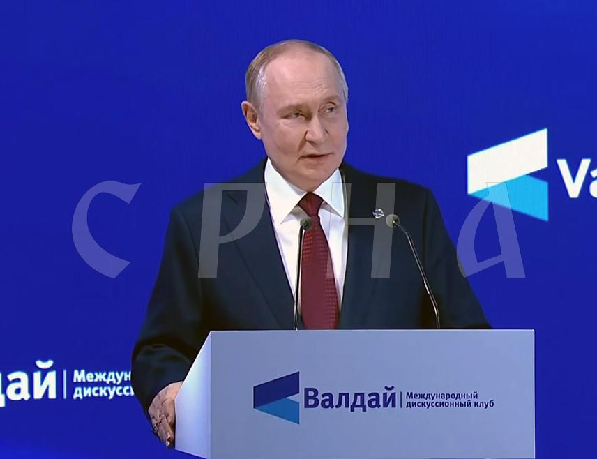 СОЧИ, 2.ОКТОБРА /СРНА/ - Руски предсједник Владимир Путин рекао је да Русија жели потпуну обнову односа са Сједињеним Државама и да је спремна за заједнички рад са другим земљама.