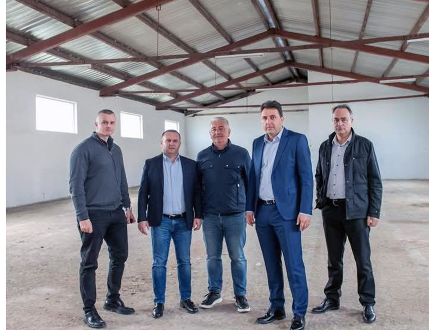ИСТОЧНО САРАЈЕВО, 3. ОКТОБРА /СРНА/ - Градоначелник Источног Сарајева Љубиша Ћосић изјавио је да је данас Општинској управи Соколац уплаћено 489.000 КМ за куповину објекта у којем ће бити смјештено соколачко одјељење градске Територијалне ватрогасно-спасилачке јединице.