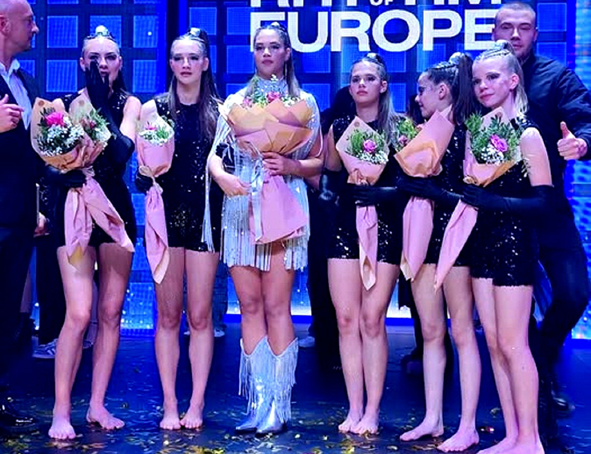 ПРЊАВОР, 4. ОКТОБРА /СРНА/ - Источно Ново Сарајево, које је представљала Анђела Мандић са плесним тимом, побједник је овогодишњег Омладинског музичког фестивала "Ритам Европе за Републику Српску" одржаног синоћ у Прњавору.