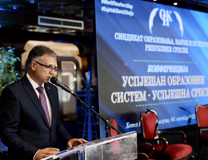 БАЊАЛУКА, 4. ОКТОБРА /СРНА/ - Министар просвјете и културе Републике Српске Боривоје Голубовић рекао је данас у Бањалуци да су ученици заједно са просвјетним радницима и родитељима покретачка снага у Републици Српској.