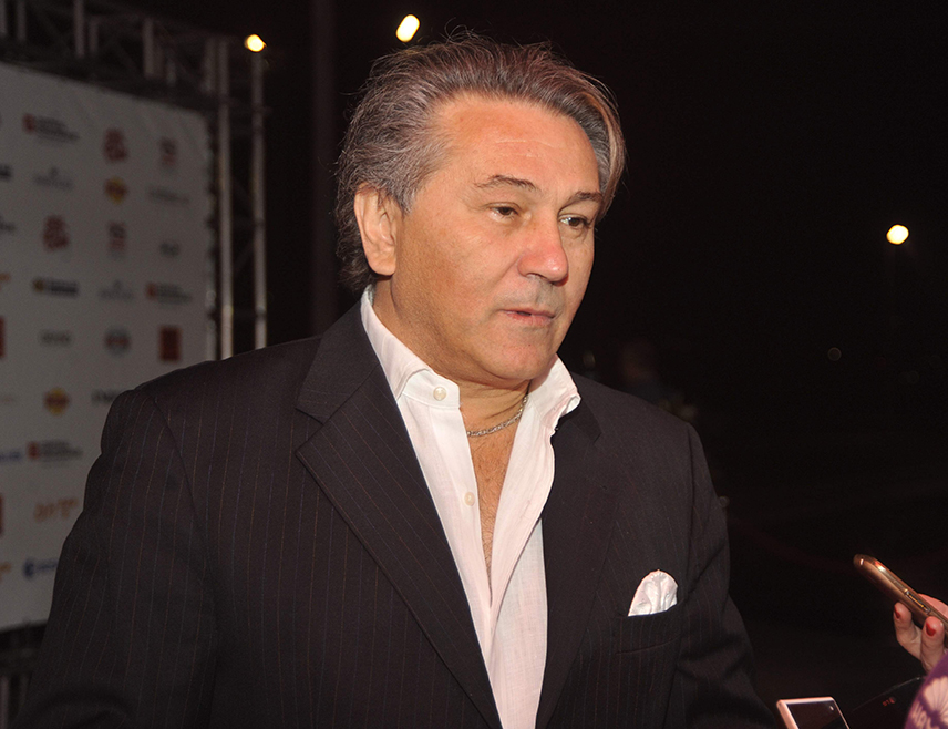 БАЊАЛУКА, 7. ОКТОБРА /СРНА/ - Пјевач Халид Муслимовић изјавио је Срни да је прерани одлазак Халида Бешлића велики губитак за регионалну музичку сцену, истичући да ће иза овог његовог легендарног колеге заувијек остати ризница одлично отпјеваних пјесама и бројни хитови.