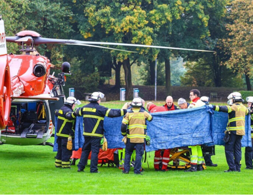 ДИСЕЛДОРФ, 7. ОКТОБРА /СРНА/ - Новоизабрани градоначелник Хердекеа Ирис Шталцер пронађена је са вишеструким убодним ранама и тренутно је у критичном стању, јавио је Ројтерс.