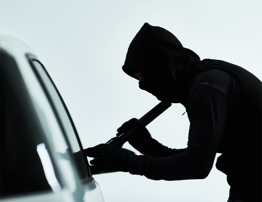 РИМ, 7. ОКТОБРА /СРНА/ - Италијанска, шпанска и белгијска полиција разбиле су источноевропску криминалну мрежу осумњичену за крађу луксузних аутомобила и њихово шверцовање у Дубаи ради препродаје, саопштила је италијанска полиција.