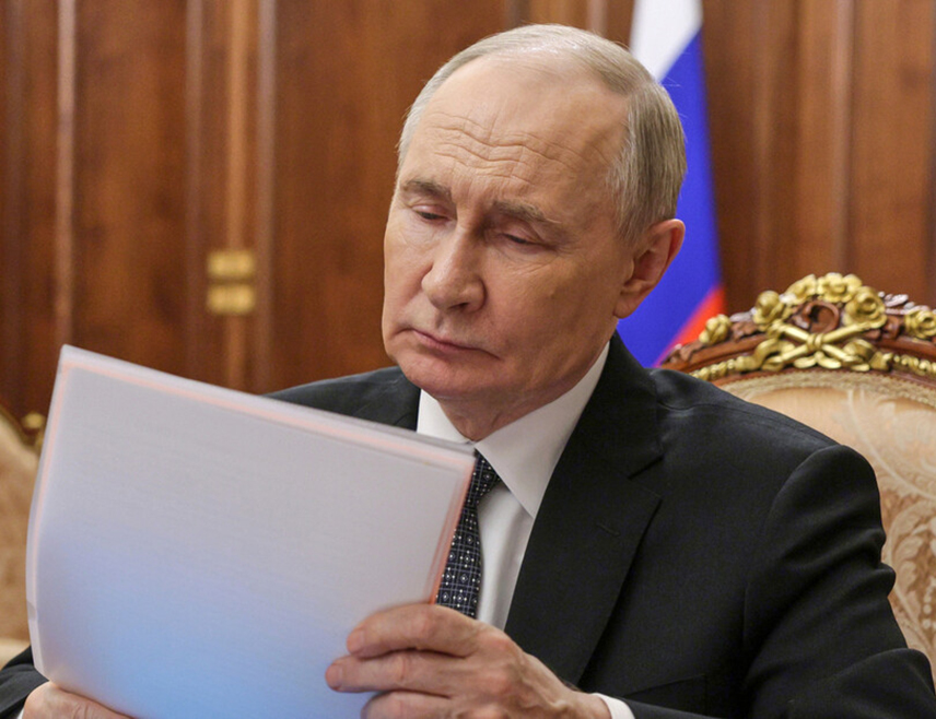 САНКТ ПЕТЕРБУРГ, 7. ОКТОБРА /СРНА/ - Руски предсједник Владимир Путин рекао је да су одлуке о специјалној војној операцији биле исправне и благовремене, те да Русија мора да обезбиједи остварење свих циљева који су пред руским оружаним снагама.