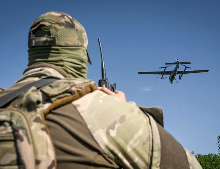 БЕРЛИН, 8. ОКТОБРА /СРНА-Ројтерс/ - Њемачка полиција добиће овлаштење да обара дронове попут оних који су пореметили рад аеродрома широм Европе, одлучила је њемачка Влада.