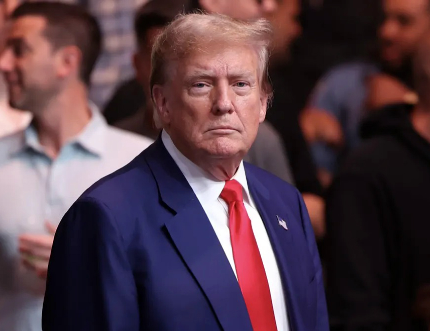 ВАШИНГТОН, 8. ОКТОБРА /СРНА/ - Амерички предсједник Доналд Трамп позвао је на затварање градоначелника Чикага Брендона Џонсона и гувернера Илиноиса Џеја Роберта Прицкера, оптужујући двојицу демократа да нису заштитили федералне имиграционе службенике.