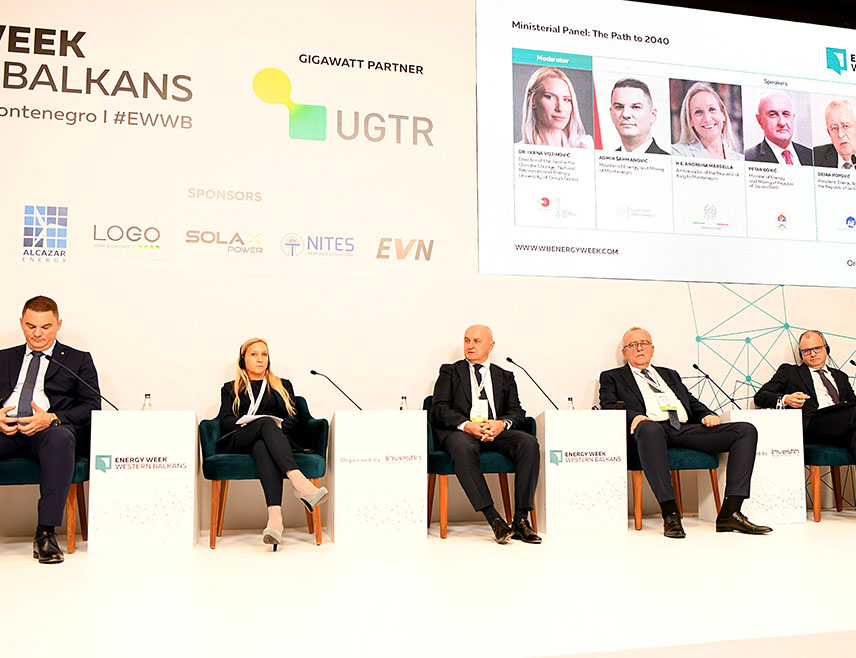 БАЊАЛУКА, 8. ОКТОБРА /СРНА/ - Министар енергетике и рударства Републике Српске Петар Ђокић рекао је данас да је Српска до сада потписала више уговора са домаћим и страним партнерима у области енергетике, укупне инсталисане снаге око 2.170 мегавата, што представља инвестиције вриједне око пет милијарди КМ.