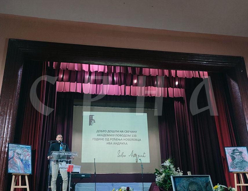 ВИШЕГРАД, 8. ОКТОБРА /СРНА/ – Књижевно стваралаштво Иве Андрића је непролазно, порука је вечерашње свечане академије у Вишеграду којом је почело обиљежавање 133 године од рођења српског нобеловца.