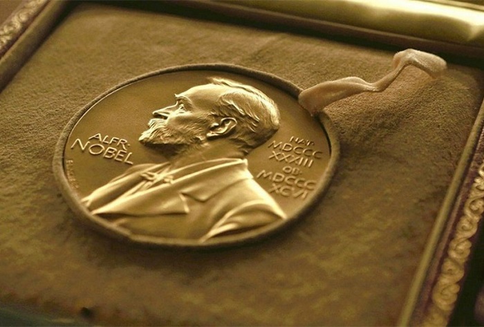 СТОКХОЛМ, 9. ОКТОБРА /СРНА/ - Мађарски књижевник и сценариста Ласло Краснахоркаи добитник је Нобелове награде за књижевност, саопштено је из Нобеловог комитета.