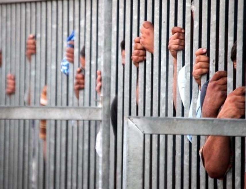 АТИНА, 9. ОКТОБРА /СРНА/ - Грчка је разбила криминални ланац који је трговао десетинама непалских мушкараца, тукао их и присиљавао да раде на фармама широм земље у понижавајућим условима уз малу или никакву плату, саопштила је полиција.