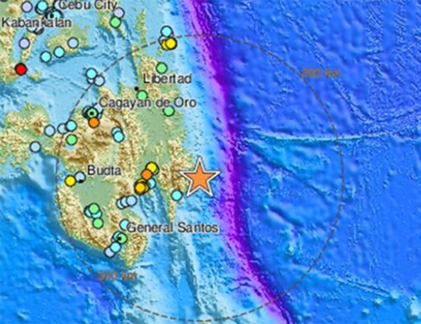 МАНИЛА, 10. ОКТОБРА /СРНА/ - Земљотрес магнитуде 7,4 степена по Рихтеровој скали догодио се код обале на југу Филипина, саопштио је Државни институт за вулканологију и сеизмологију /Филволкс/.